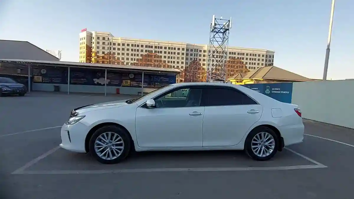 Toyota Camry 2015 года за 12 500 000 тг. в Шымкент