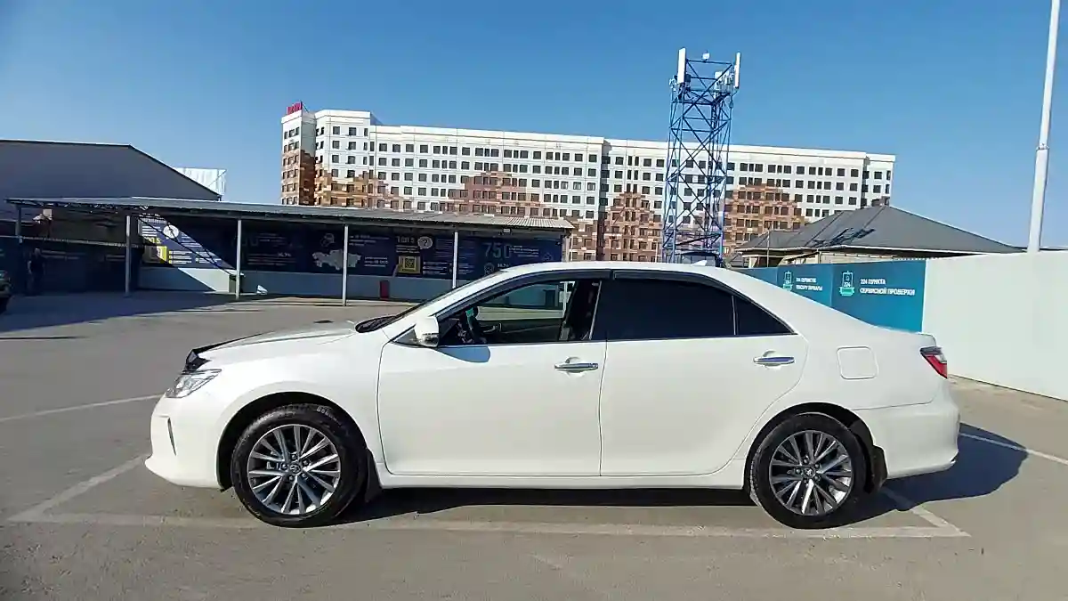 Toyota Camry 2016 года за 13 200 000 тг. в Шымкент