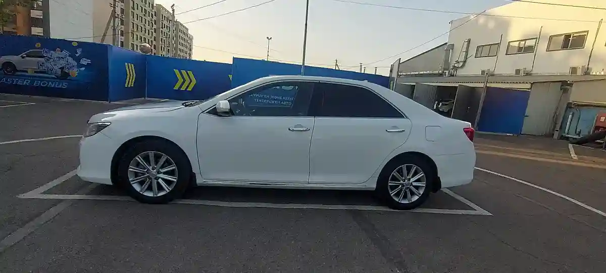 Toyota Camry 2014 года за 9 000 000 тг. в Алматы