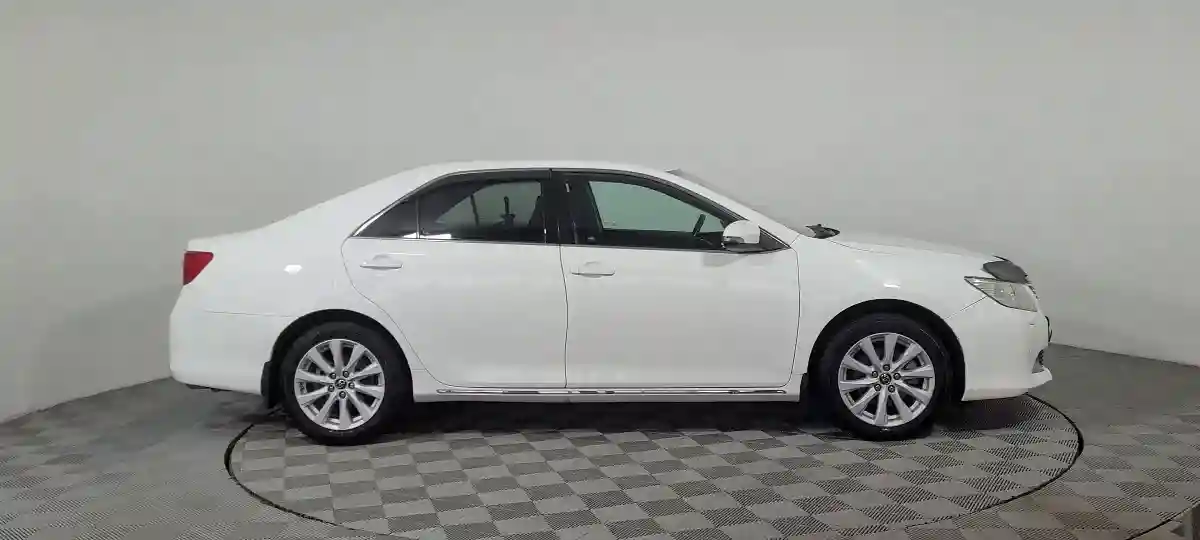 Toyota Camry 2012 года за 8 490 000 тг. в Караганда