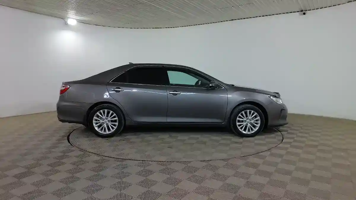 Toyota Camry 2015 года за 11 990 000 тг. в Шымкент