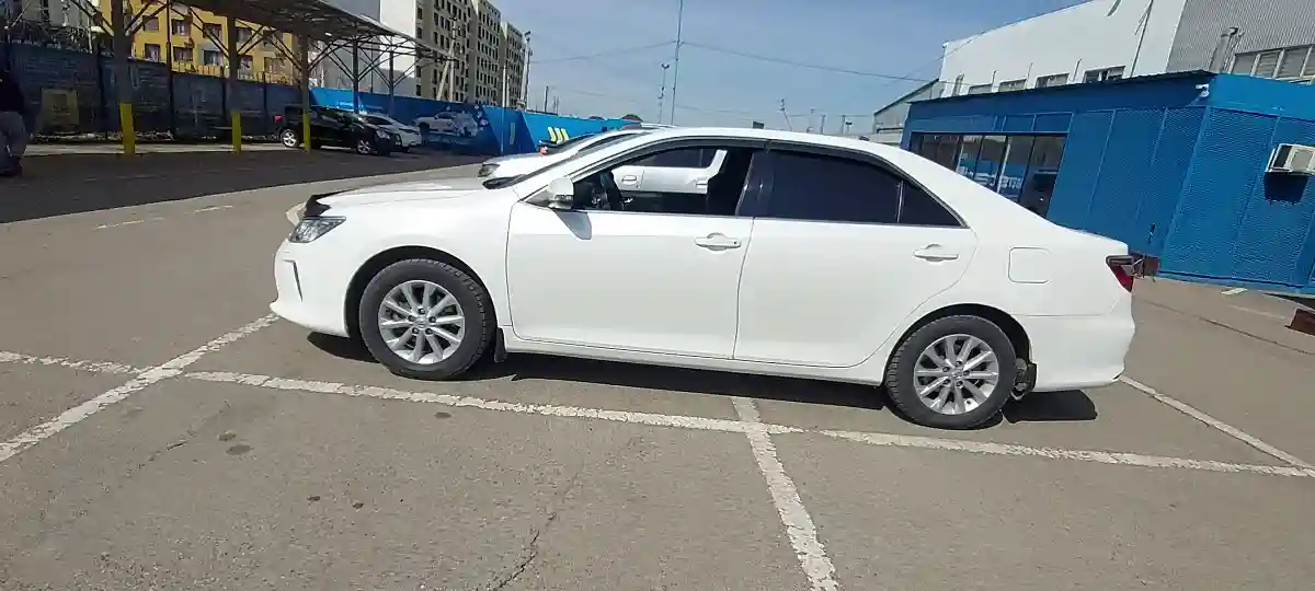 Toyota Camry 2015 года за 10 000 000 тг. в Алматы