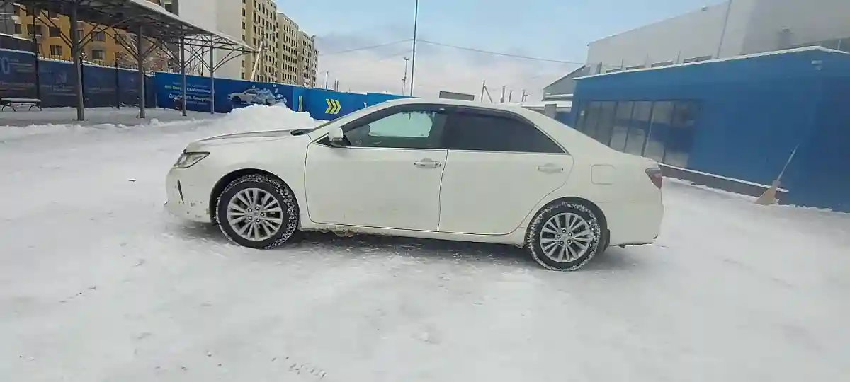 Toyota Camry 2015 года за 10 500 000 тг. в Алматы