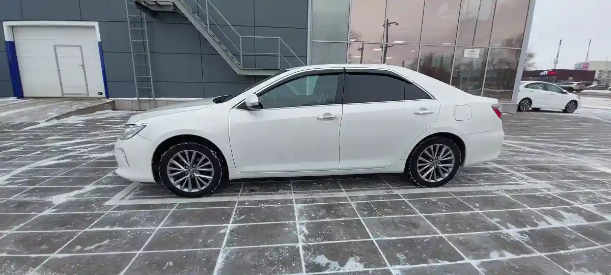 Toyota Camry 2017 года за 10 400 000 тг. в Уральск