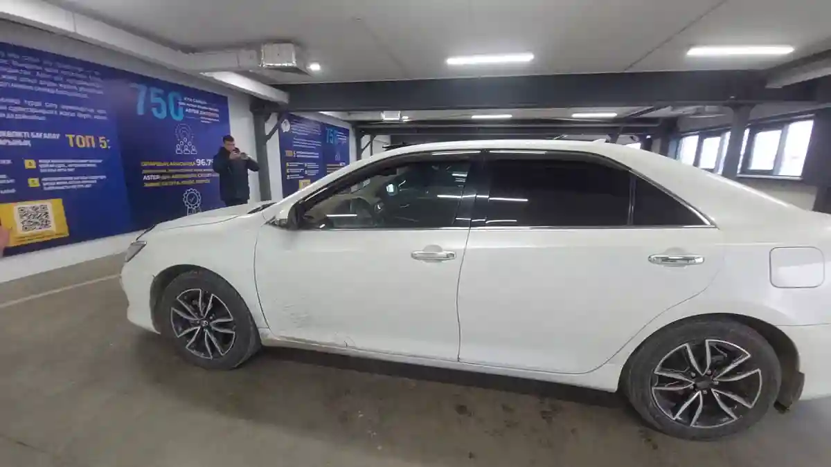 Toyota Camry 2017 года за 11 600 000 тг. в Астана