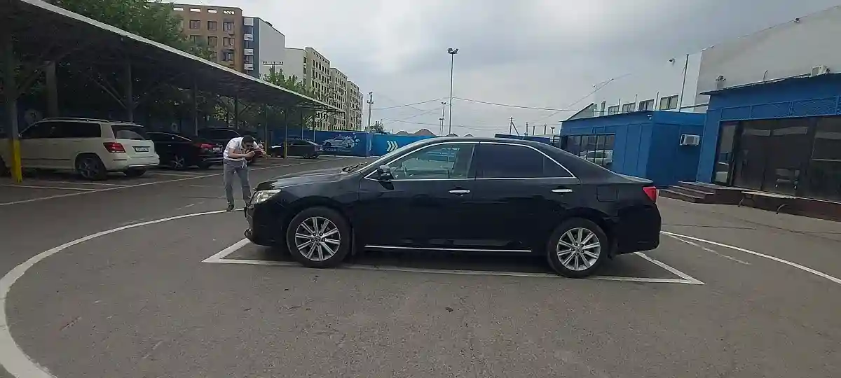 Toyota Camry 2013 года за 9 000 000 тг. в Алматы