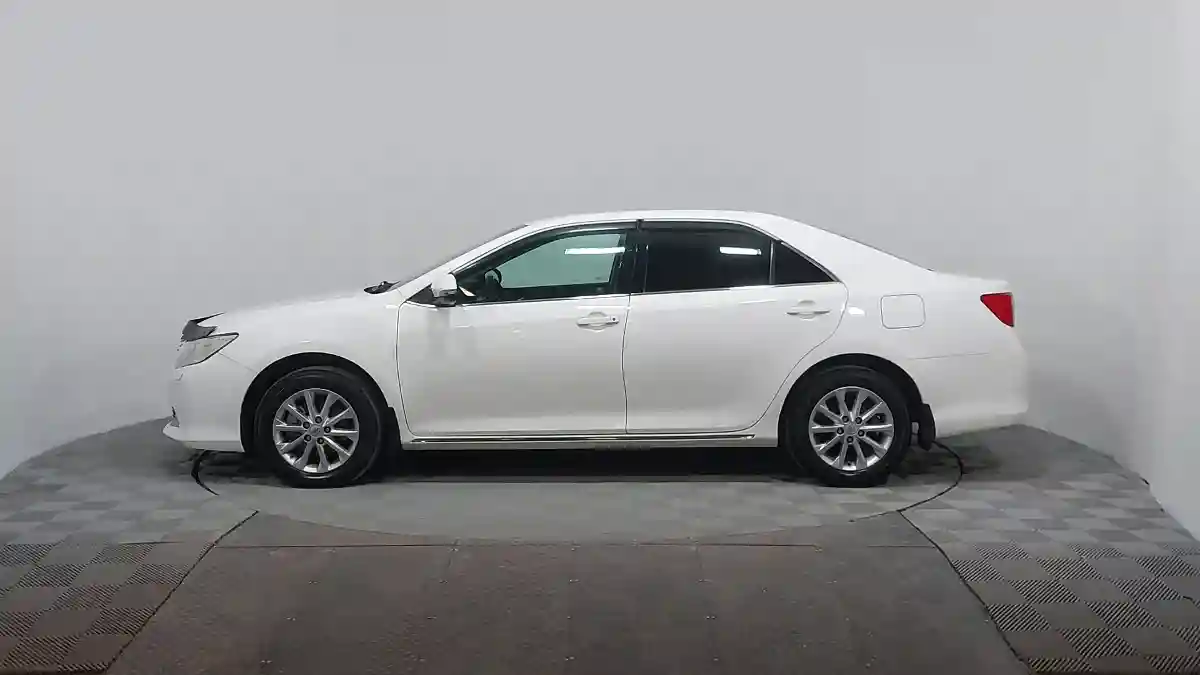 Toyota Camry 2013 года за 9 990 000 тг. в Астана