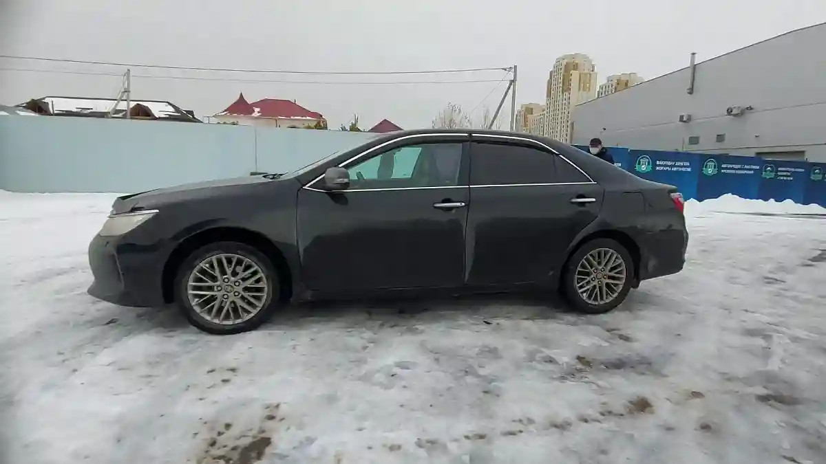 Toyota Camry 2015 года за 9 300 000 тг. в Шымкент