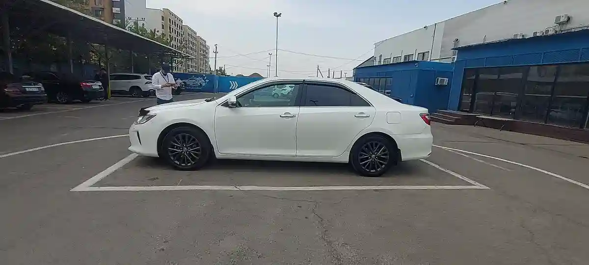 Toyota Camry 2015 года за 11 000 000 тг. в Алматы