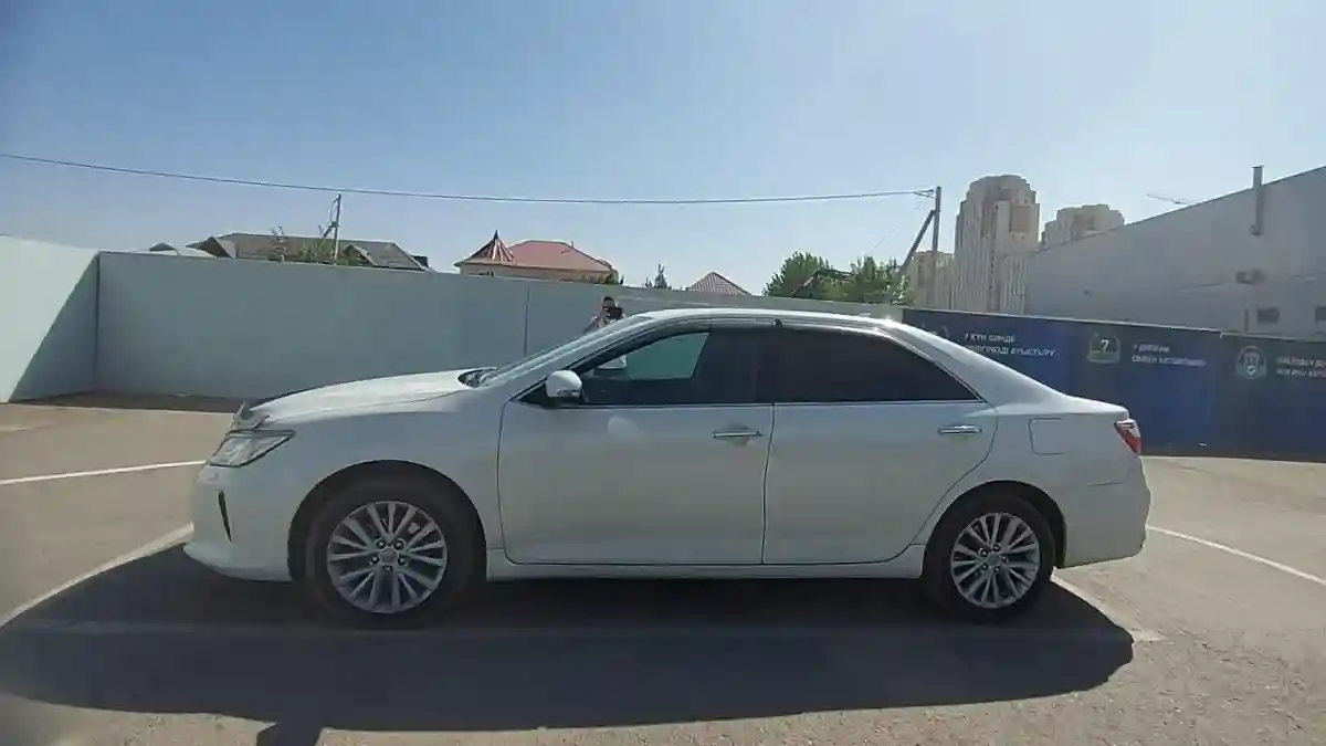 Toyota Camry 2015 года за 10 000 000 тг. в Шымкент