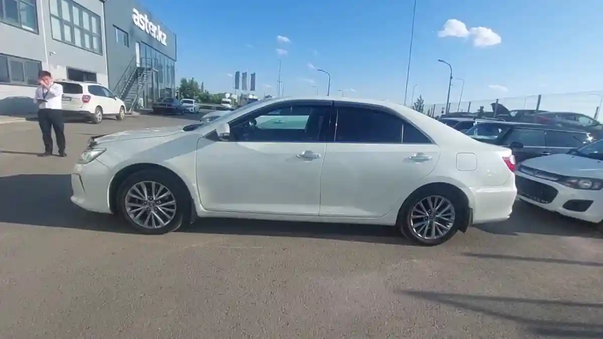 Toyota Camry 2016 года за 11 000 000 тг. в Астана