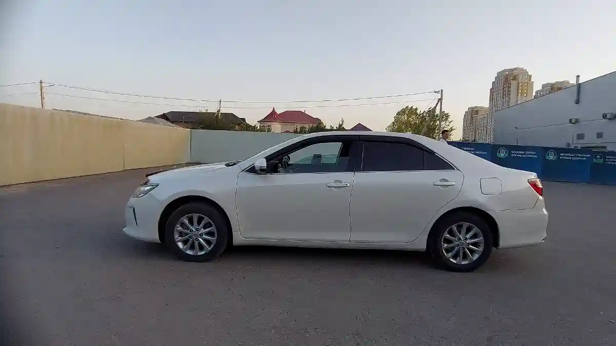 Toyota Camry 2017 года за 10 800 000 тг. в Шымкент