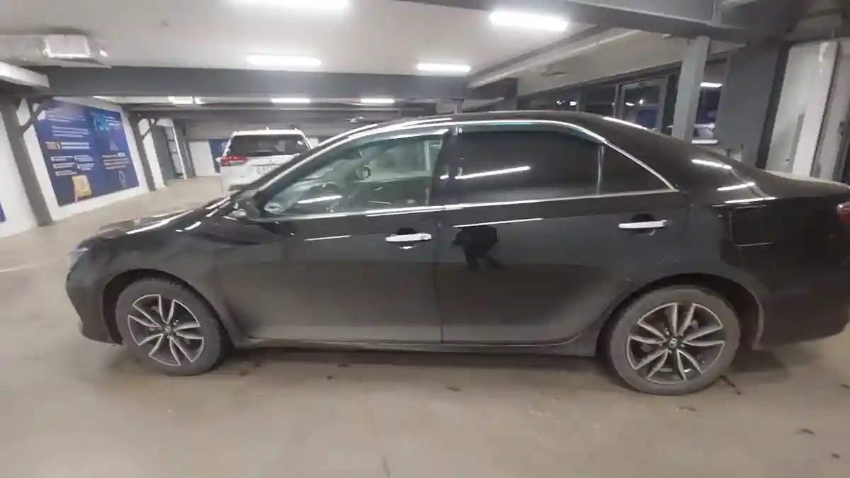 Toyota Camry 2018 года за 12 490 000 тг. в Астана