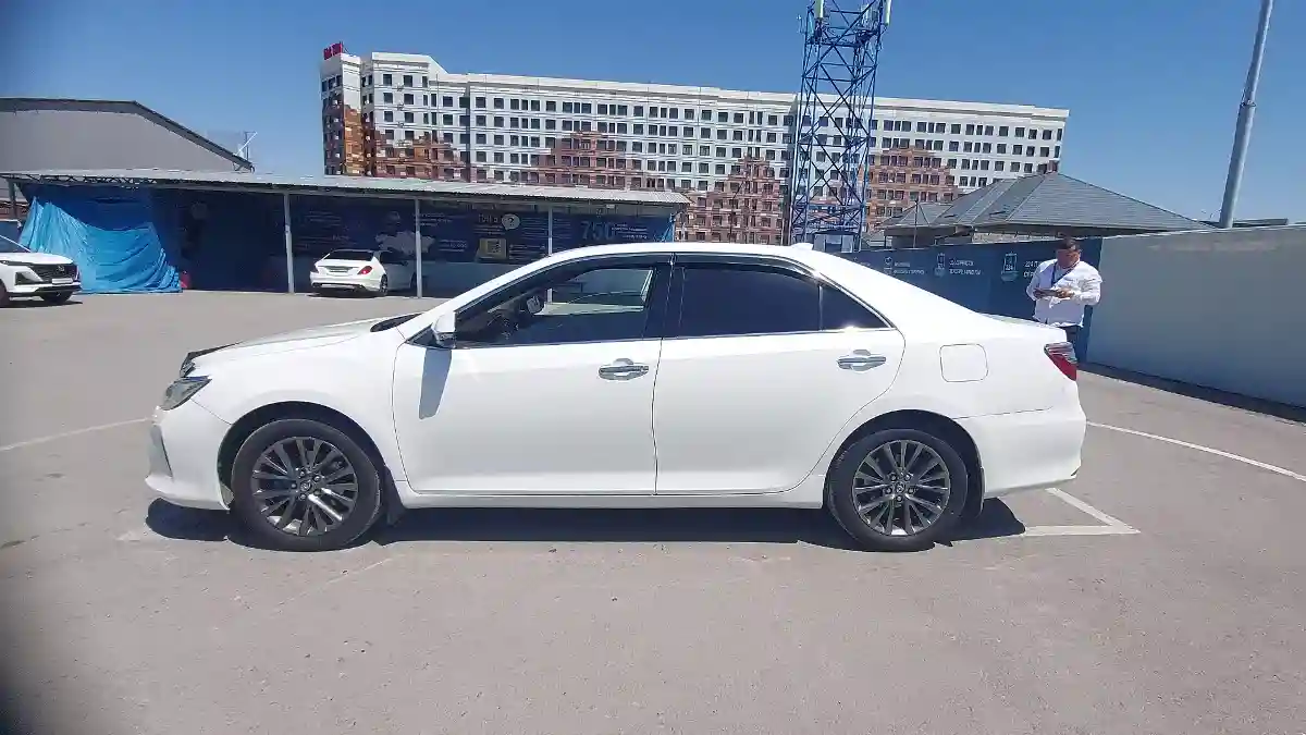 Toyota Camry 2015 года за 12 000 000 тг. в Шымкент
