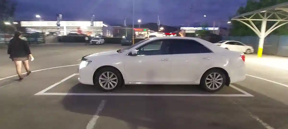 Toyota Camry 2014 года за 9 500 000 тг. в Алматы