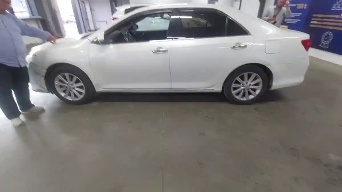 Toyota Camry 2014 года за 9 000 000 тг. в Астана