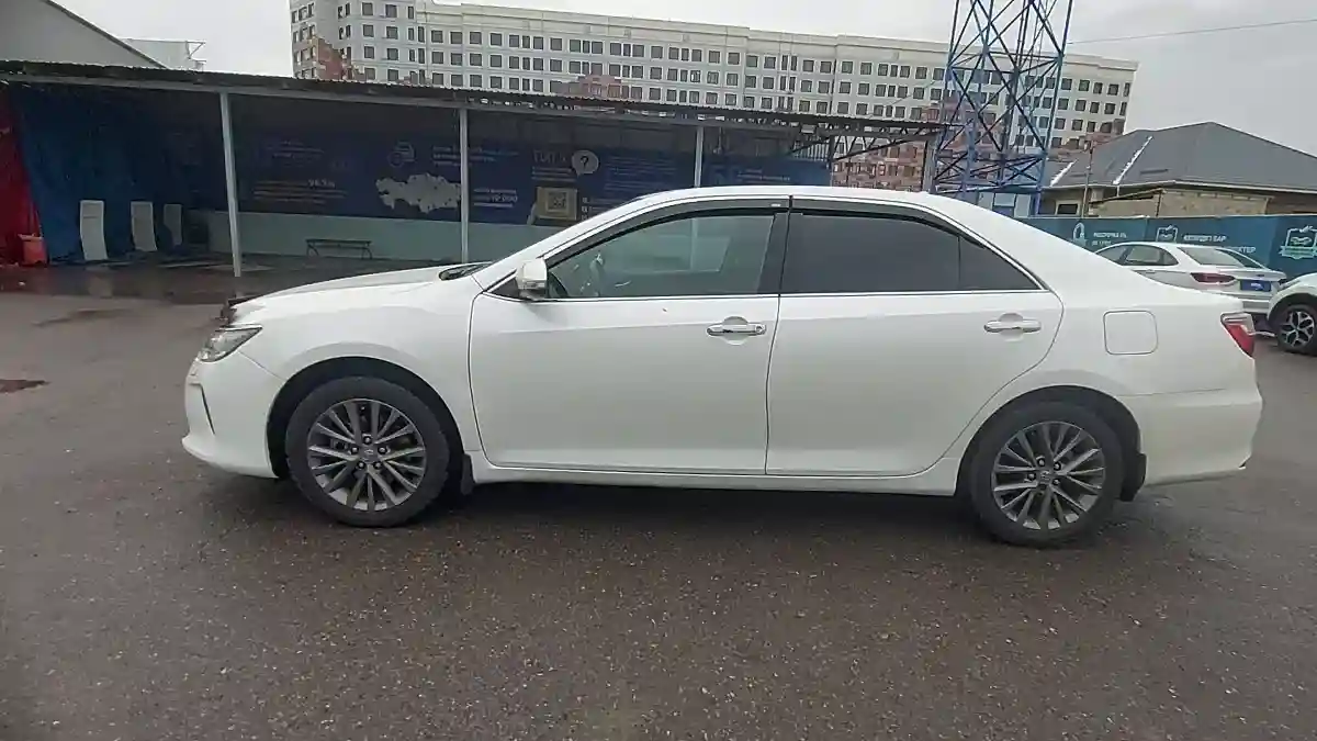 Toyota Camry 2015 года за 11 000 000 тг. в Шымкент