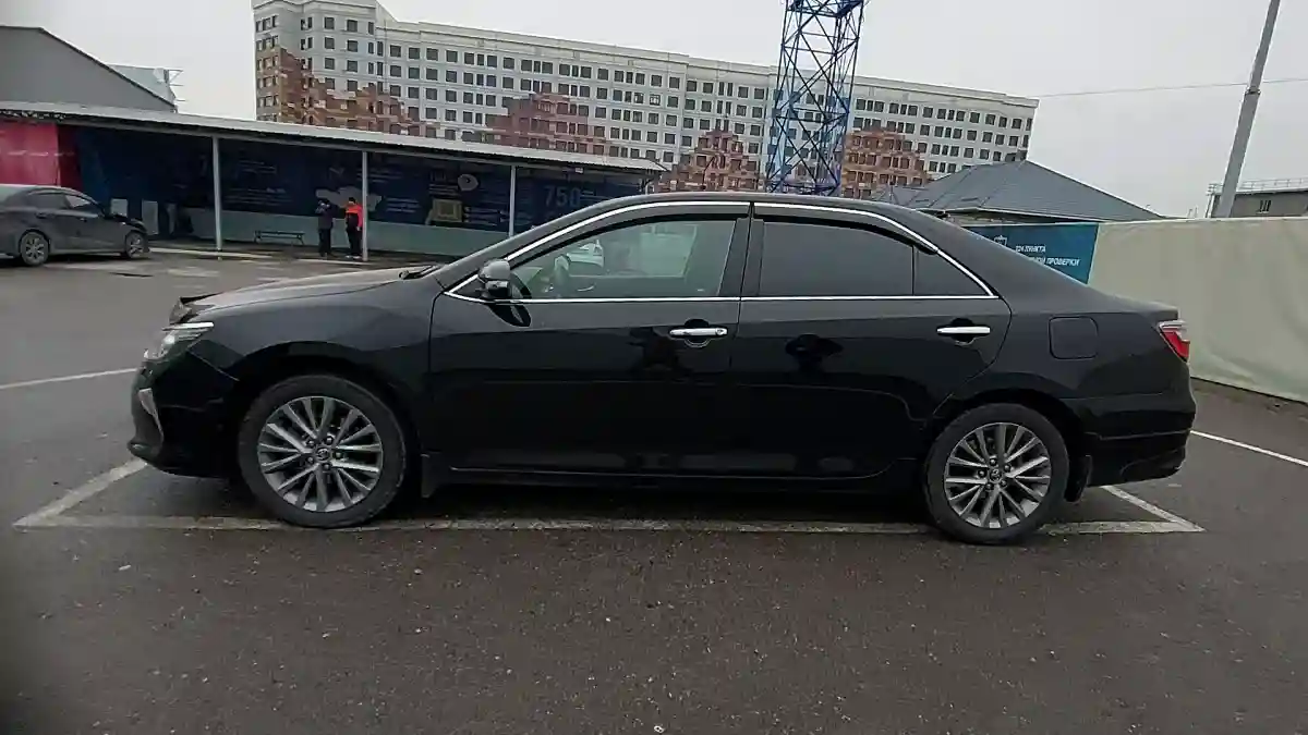 Toyota Camry 2017 года за 13 000 000 тг. в Шымкент