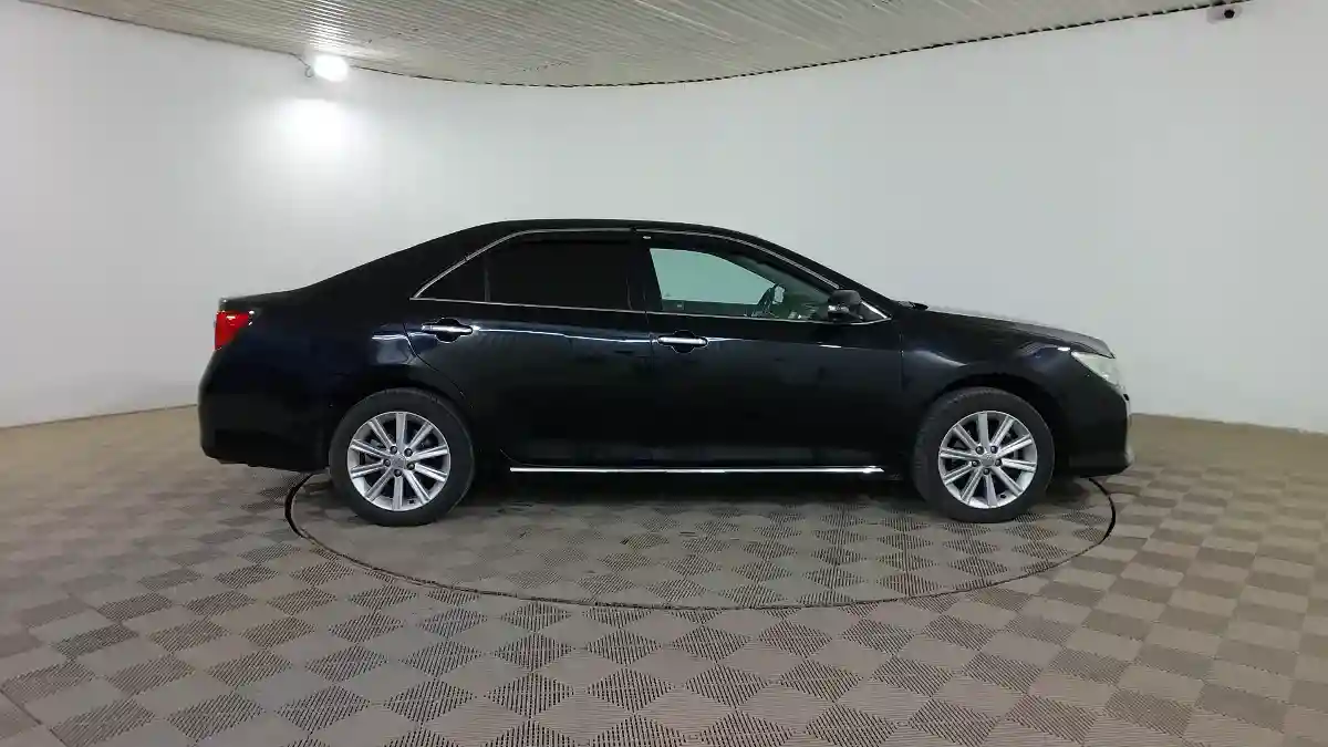 Toyota Camry 2013 года за 9 490 000 тг. в Шымкент