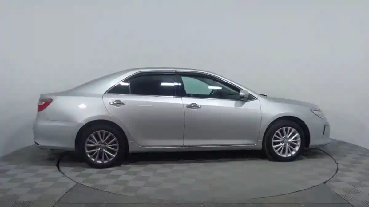 Toyota Camry 2014 года за 10 990 000 тг. в Астана