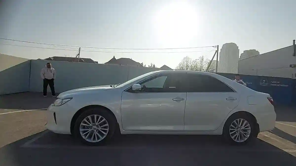 Toyota Camry 2015 года за 9 500 000 тг. в Шымкент