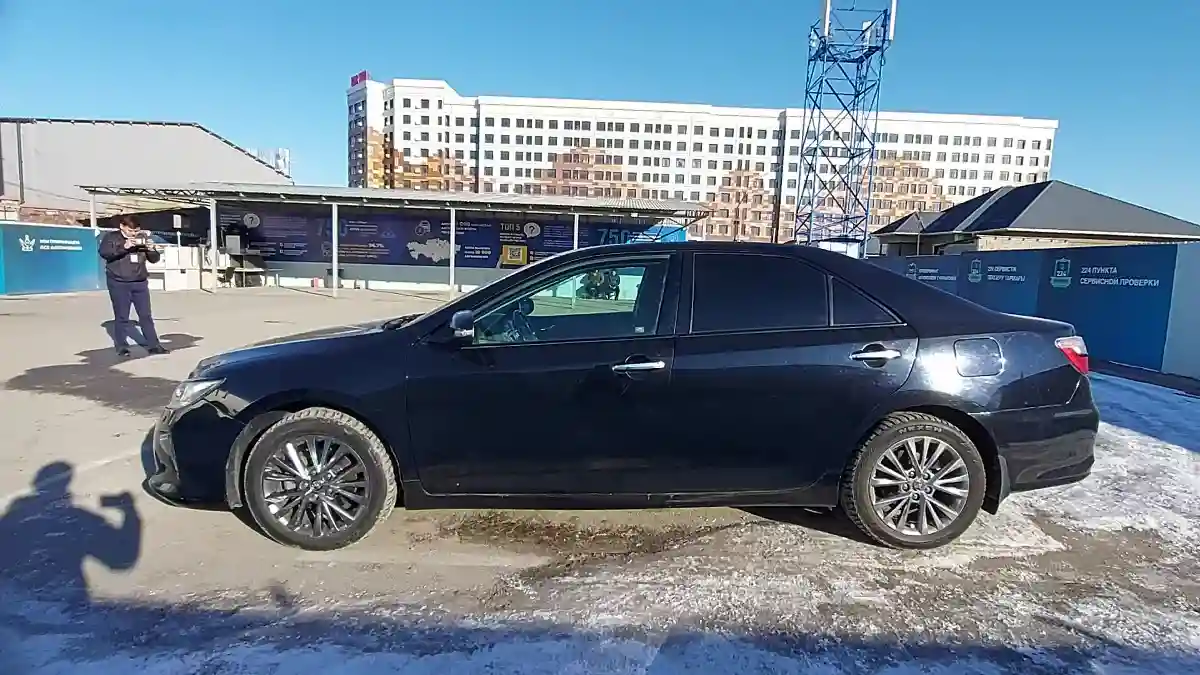 Toyota Camry 2016 года за 13 500 000 тг. в Шымкент