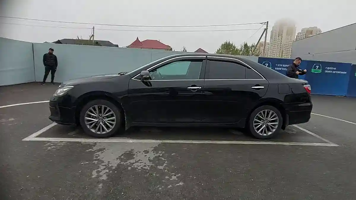 Toyota Camry 2017 года за 12 500 000 тг. в Шымкент