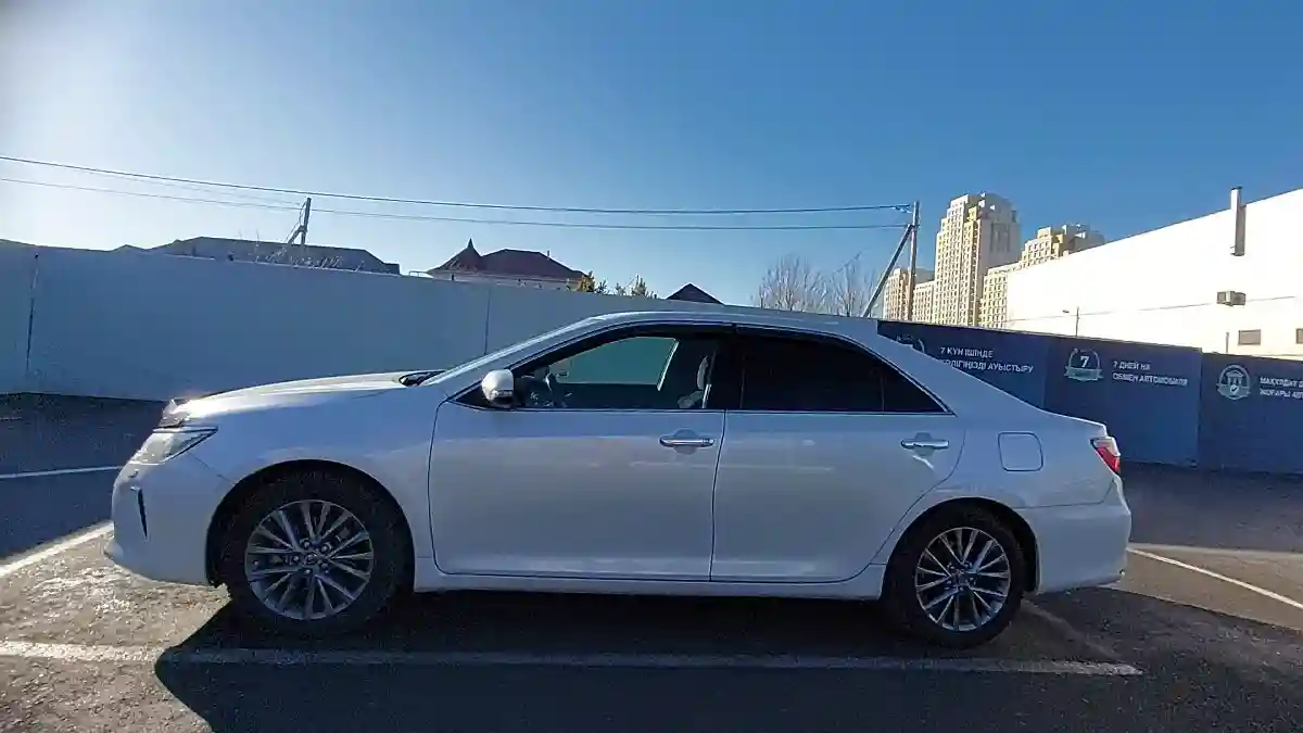 Toyota Camry 2017 года за 12 000 000 тг. в Шымкент