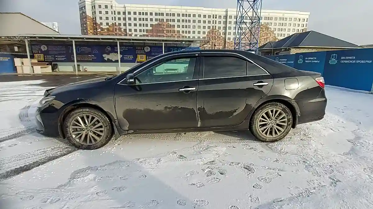 Toyota Camry 2017 года за 12 000 000 тг. в Шымкент