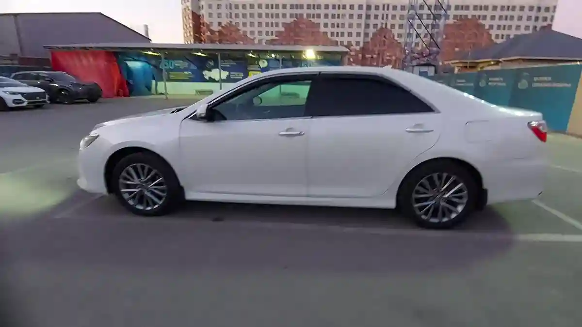 Toyota Camry 2017 года за 14 500 000 тг. в Шымкент