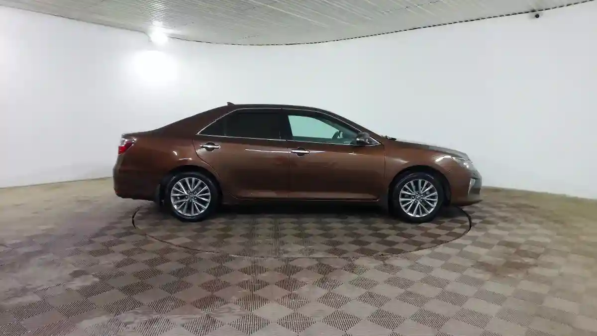 Toyota Camry 2017 года за 11 990 000 тг. в Шымкент