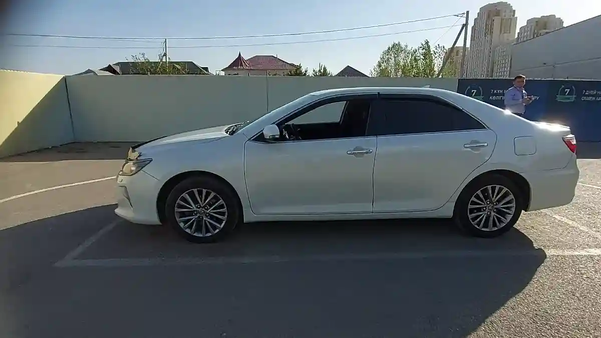 Toyota Camry 2017 года за 12 600 000 тг. в Шымкент
