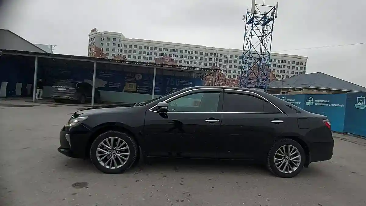 Toyota Camry 2018 года за 13 000 000 тг. в Шымкент