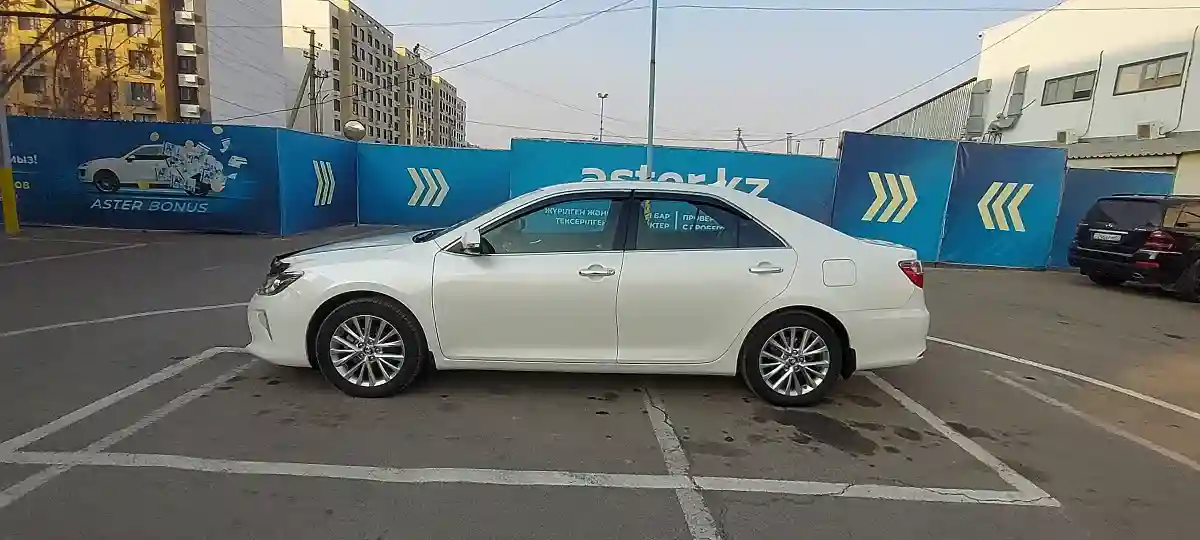 Toyota Camry 2018 года за 13 800 000 тг. в Алматы