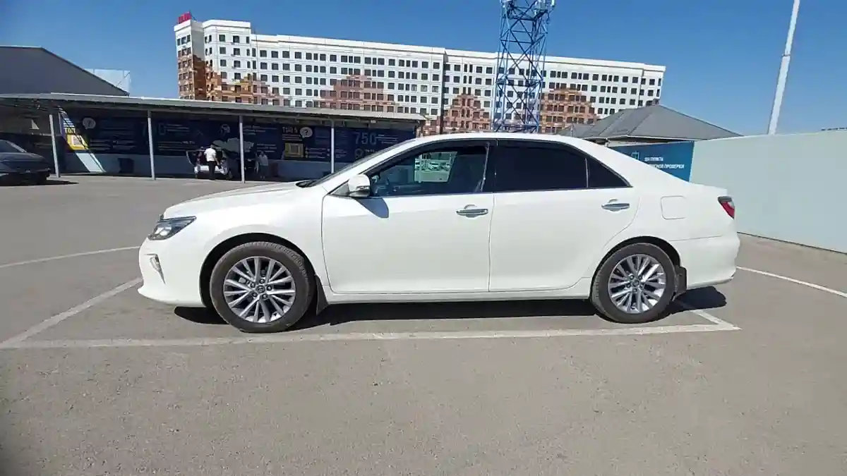 Toyota Camry 2018 года за 15 000 000 тг. в Шымкент