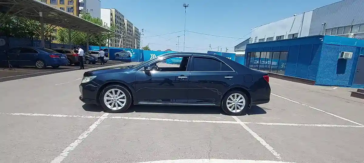 Toyota Camry 2014 года за 10 000 000 тг. в Алматы