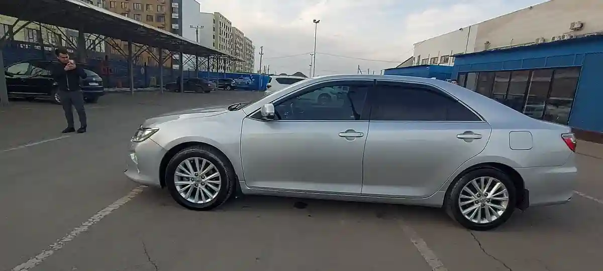 Toyota Camry 2015 года за 10 000 000 тг. в Алматы