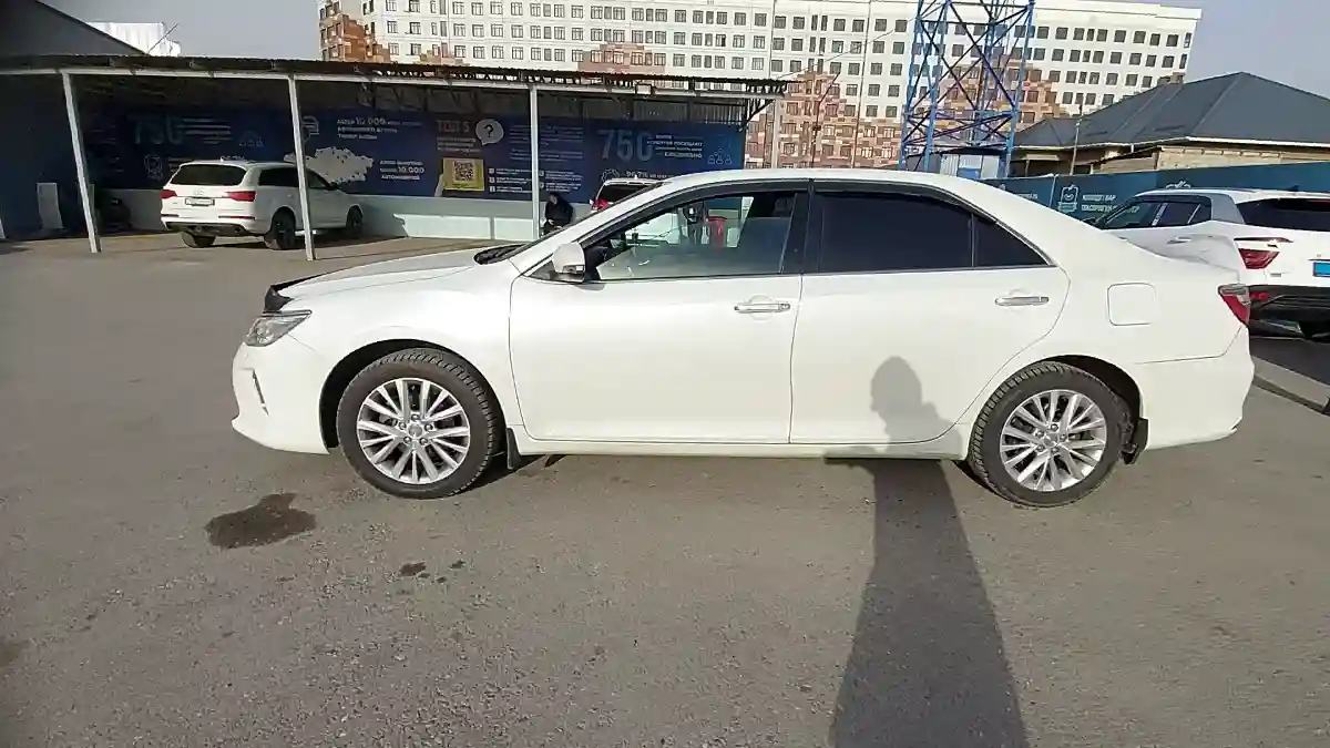 Toyota Camry 2015 года за 11 000 000 тг. в Шымкент