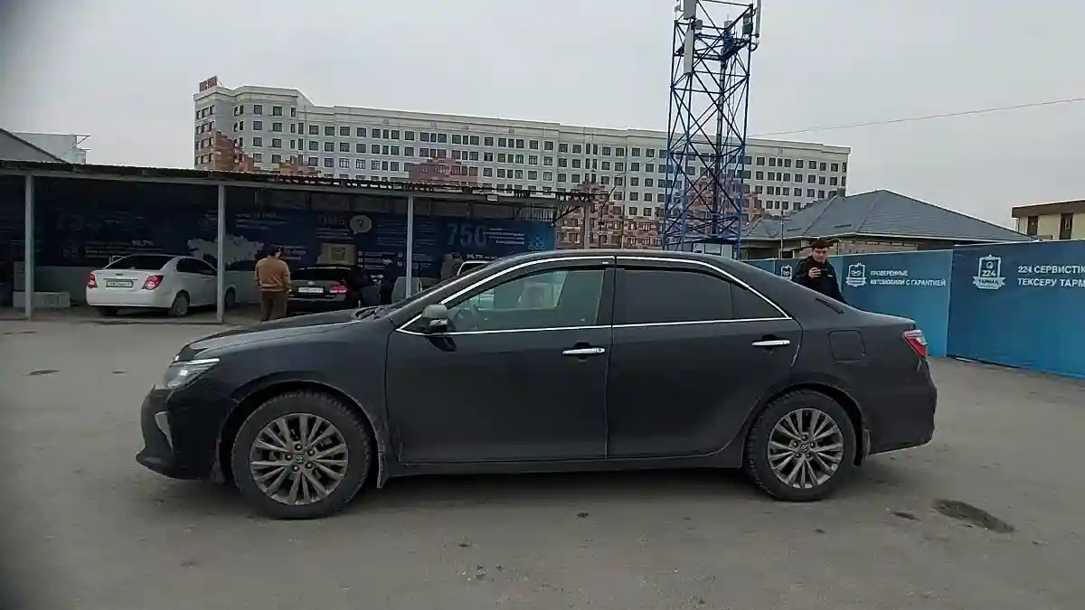 Toyota Camry 2015 года за 10 500 000 тг. в Шымкент