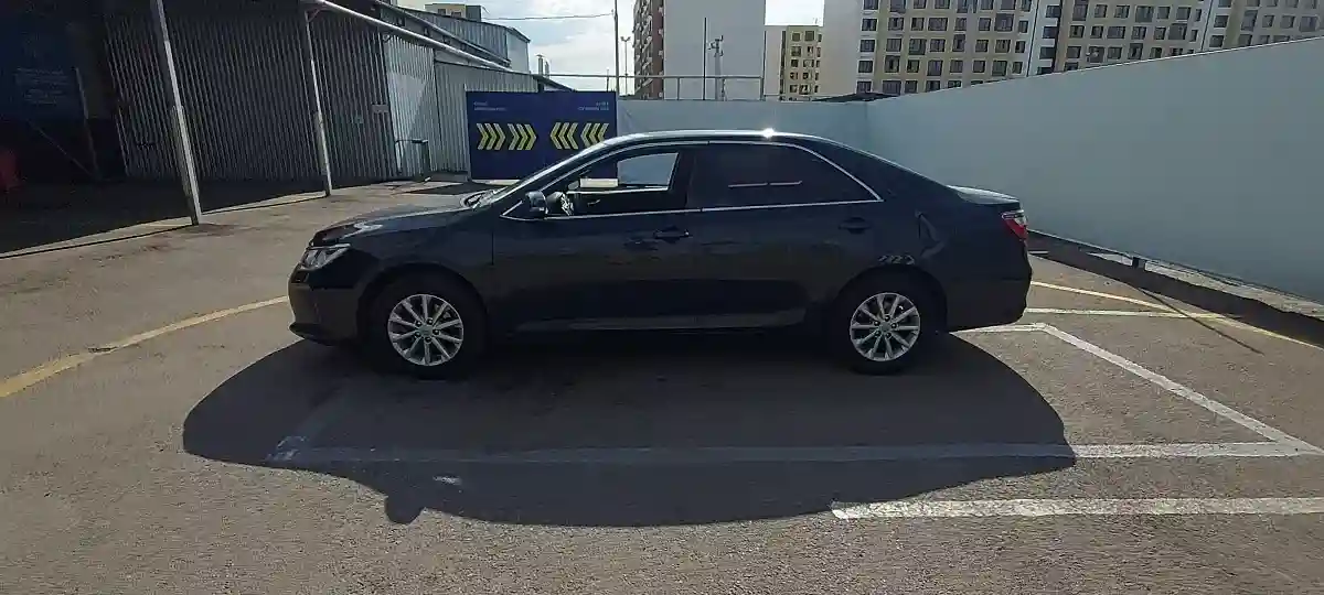 Toyota Camry 2016 года за 10 500 000 тг. в Алматы