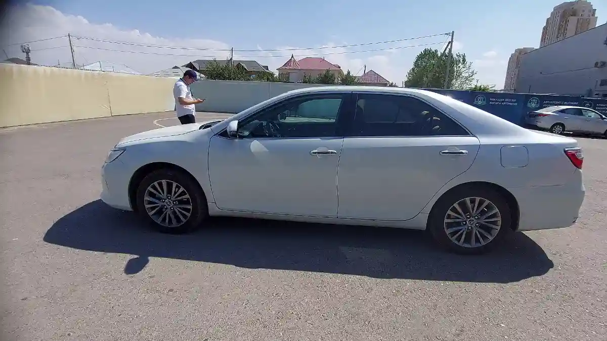 Toyota Camry 2016 года за 11 200 000 тг. в Шымкент