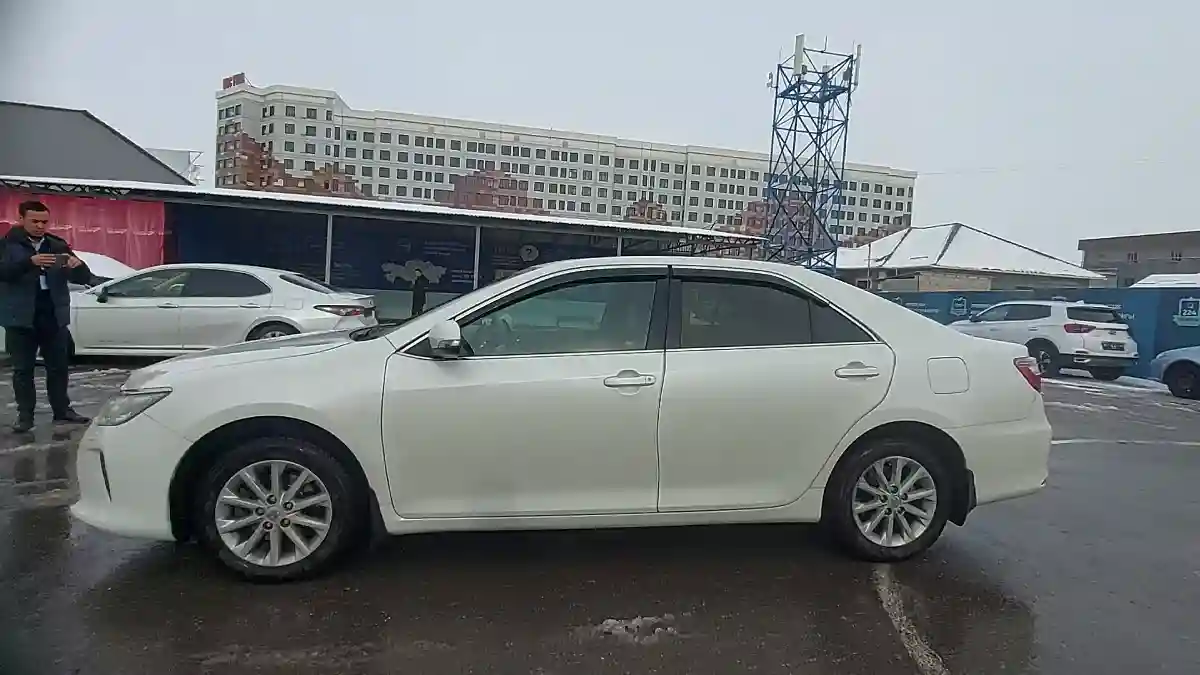 Toyota Camry 2016 года за 11 340 000 тг. в Шымкент
