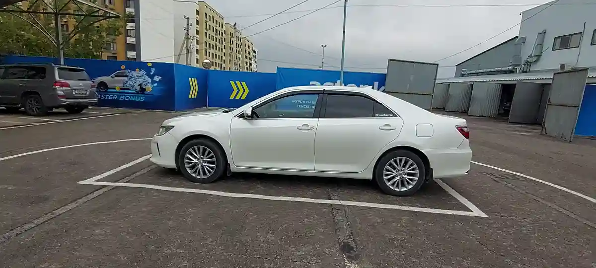 Toyota Camry 2017 года за 10 000 000 тг. в Алматы