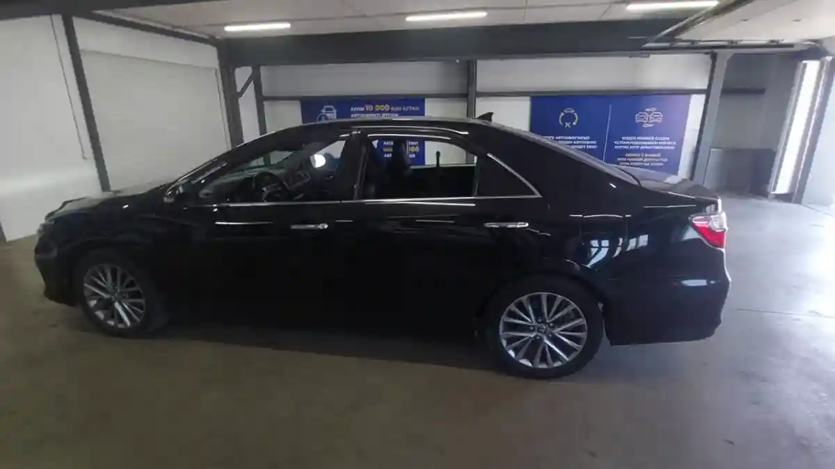 Toyota Camry 2017 года за 11 200 000 тг. в Астана