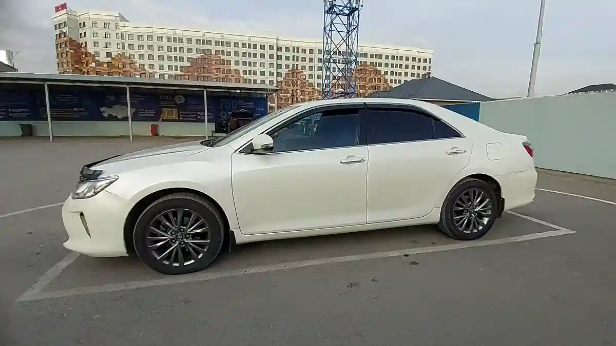 Toyota Camry 2017 года за 13 500 000 тг. в Шымкент