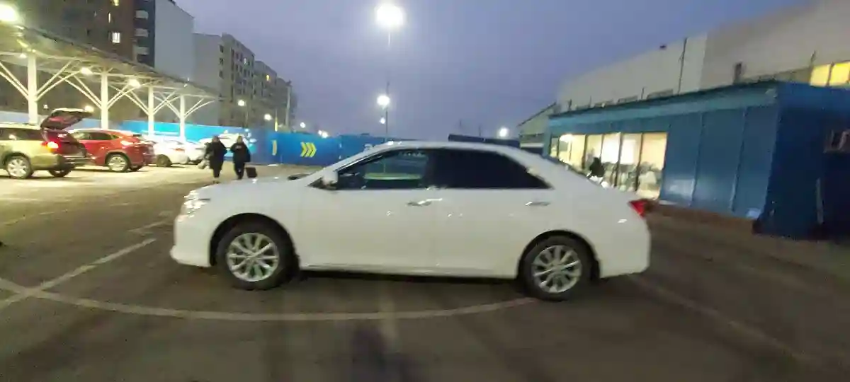 Toyota Camry 2013 года за 10 000 000 тг. в Алматы