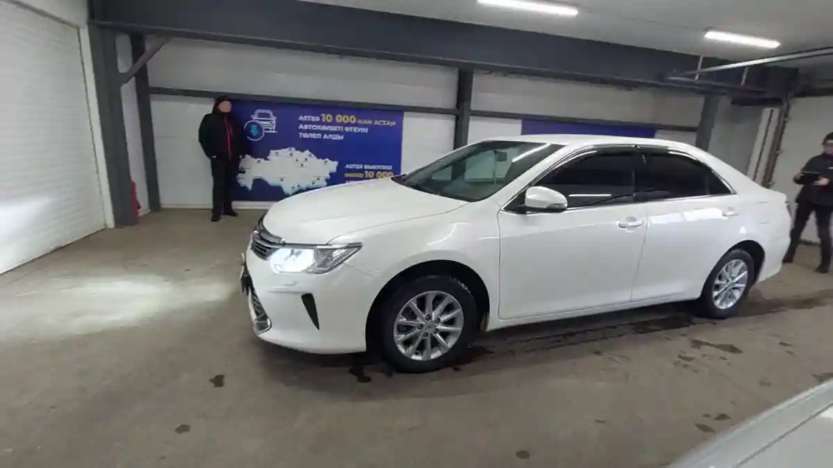 Toyota Camry 2015 года за 11 500 000 тг. в Астана