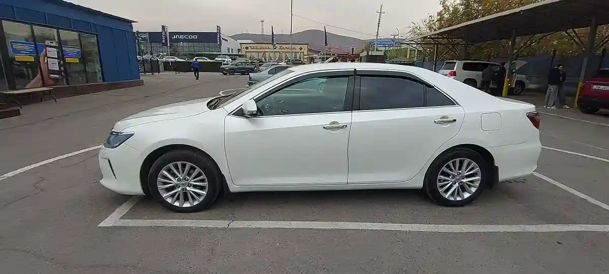 Toyota Camry 2015 года за 11 000 000 тг. в Алматы
