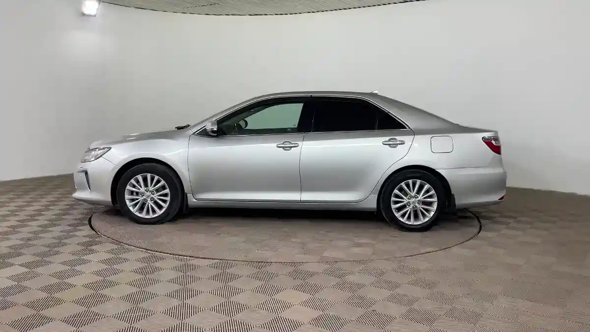 Toyota Camry 2015 года за 11 250 000 тг. в Шымкент
