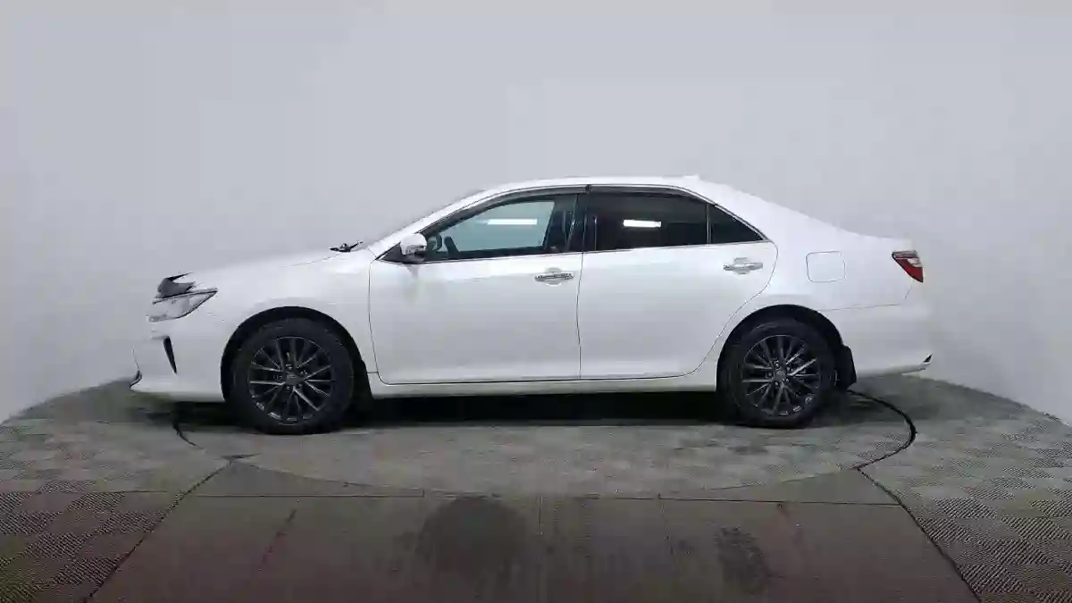 Toyota Camry 2015 года за 10 135 000 тг. в Астана